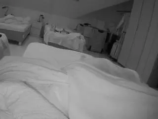 Camsoda Live Sex of voyeurcam-julmodels-bed-1