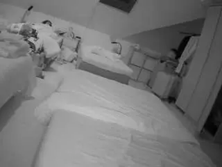 Camsoda Live Sex of voyeurcam-julmodels-bed-1