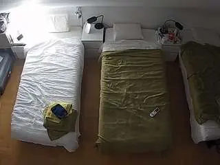Camsoda Sex Chat of voyeurcam-julmodels-bed-7