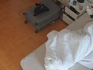Camsoda Adult Webcams of voyeurcam-julmodels-bed-7
