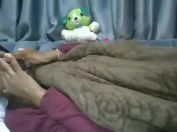 Chaturbate Live Sex Cam of cilia_petite