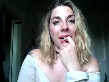Chaturbate Live Sex Cam of sweetypows1