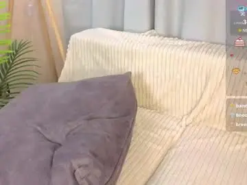 Chaturbate Live Sex Cam of alyshaplescia