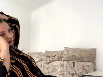 Chaturbate Live Sex Cam of diamondfoxies