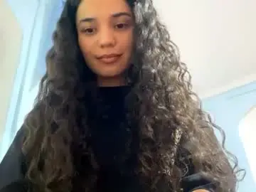 Chaturbate Live Sex Cam of glendarobinson