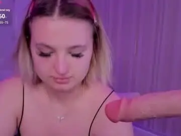Chaturbate Live Sex Cam of rheamoonn