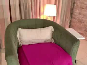 Chaturbate Live Porn of mialuxx