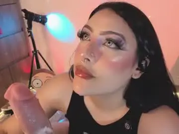 Chaturbate Live Sex Cam of ashlynnlowe_