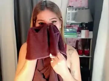 Chaturbate Live Sex Cam of andrea06121998