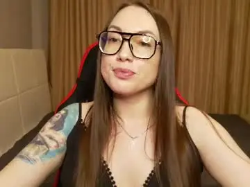 Chaturbate Free Porn Cam of carolineglow_
