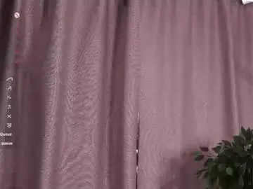 Chaturbate Watch Live Sex Cams of cinacandy