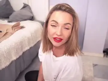 Chaturbate Live Sex Cam of new_dee