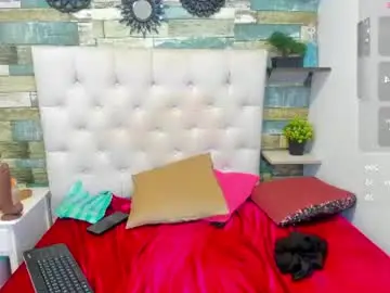 Chaturbate Live Sex Cam of ravennova_