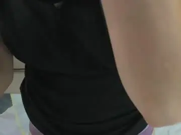 Chaturbate Live Sex Cam of linda_jonys