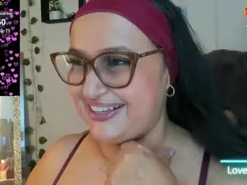 Chaturbate Live Sex Cam of gia_nahomi