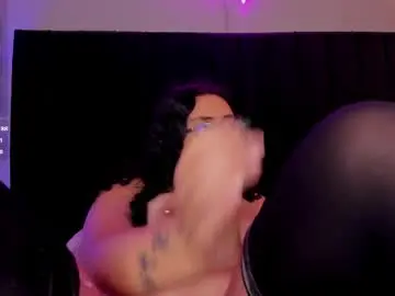 Chaturbate Watch Live Sex Cams of isaxcurves