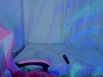 Chaturbate Live Sex Cam of lyavalmont