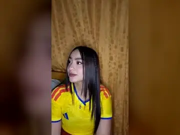 Chaturbate Live Sex Cam of lyavalmont