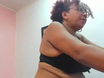 Chaturbate Live Sex Cam of emili_cute1