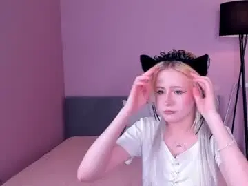 Chaturbate Live Sex Cam of kiki_peach