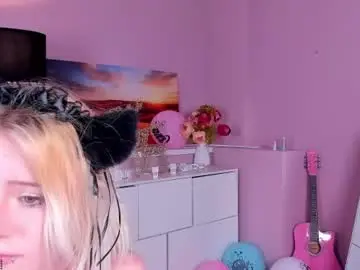 Chaturbate Adult Webcam of kiki_peach
