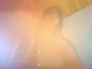 Chaturbate Live Sex Cam of cherryy_bombshelll