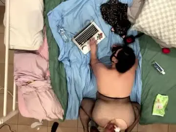 Chaturbate Live Porn of soulmatesxoo34
