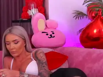 Chaturbate Adult Video Chat of therealfallingangel