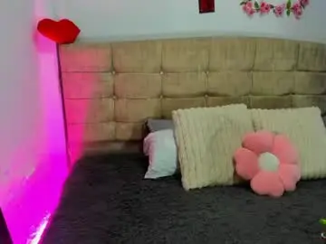 Chaturbate Live Sex Cam of catherine_and_tara