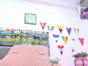Chaturbate Live Sex Cam of lia_johnsonn
