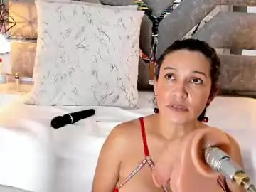 Chaturbate Nude Webcam of slut_milf_