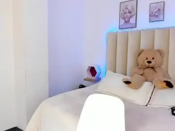 Chaturbate Live Sex Cam of camile_row
