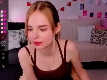 Chaturbate Live Sex Cam of lillian_shine
