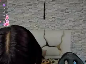 Chaturbate Live Sex Cam of yenn_tay
