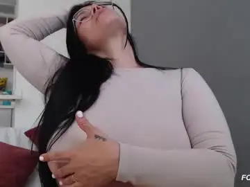 Chaturbate Live Sex Cam of cristal_sexyboobs_