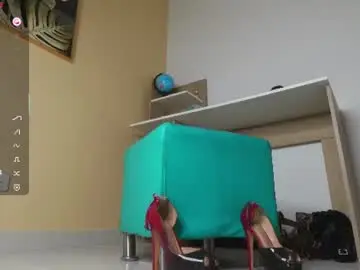 Chaturbate Best live sex cam show of laura_zans_