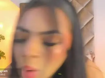 Chaturbate Live Sex Cam of malaia_hills