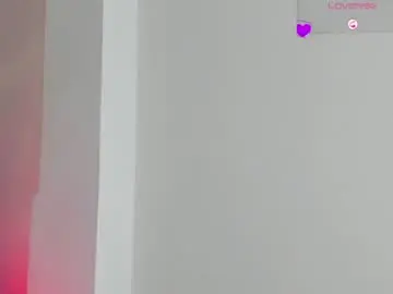 Chaturbate Nude Webcam of adele_cruzz