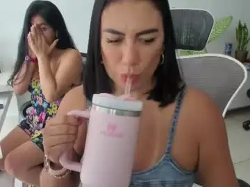 Chaturbate Adult Video Chat of emillybrowm