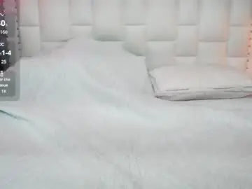 Chaturbate Live Sex of hornybarelylegalgirl