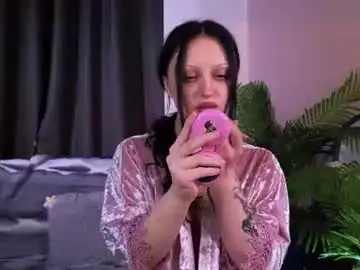 Chaturbate Watch Live Sex Cams of distractedboyfriendtarget