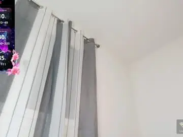 Chaturbate Live Sex Cam of alessia_bloom_