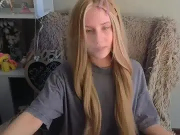 Chaturbate Live Sex Cam of sarakaell