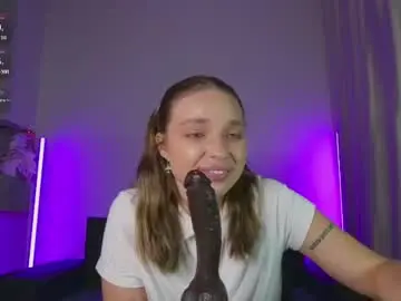 Chaturbate Live Sex Cam of viollasinzz