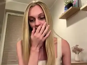 Chaturbate Best live sex cam show of mikkiskees