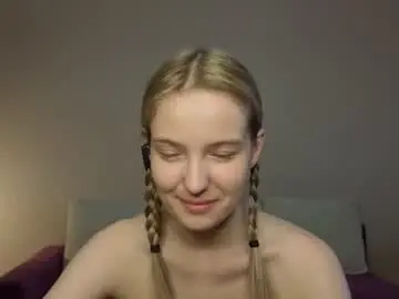 Chaturbate Live Sex Cam of tashinapetitto