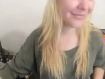 Chaturbate Free Live Porn of artsyandcraftsy_