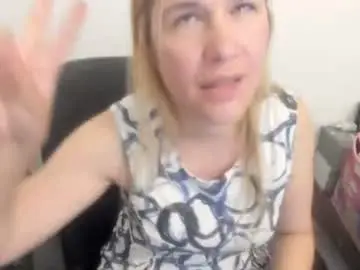 Chaturbate Best Webcam of artsyandcraftsy_