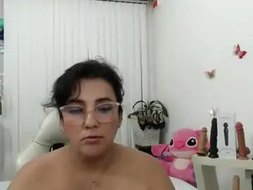 Chaturbate Adult Webcam of mom_17
