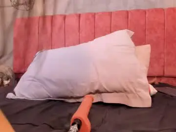 Chaturbate Free Live Porn of missmiaa_